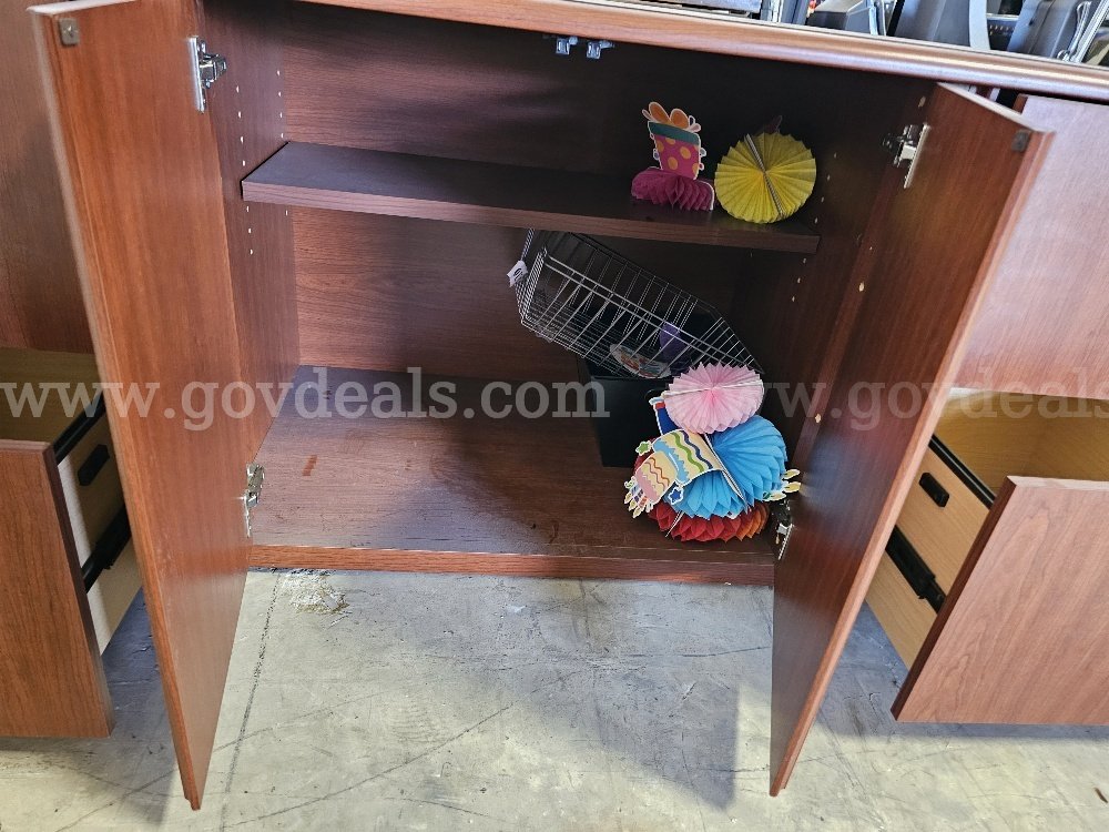Credenza 1   Government Surplus Auction - Photo #4