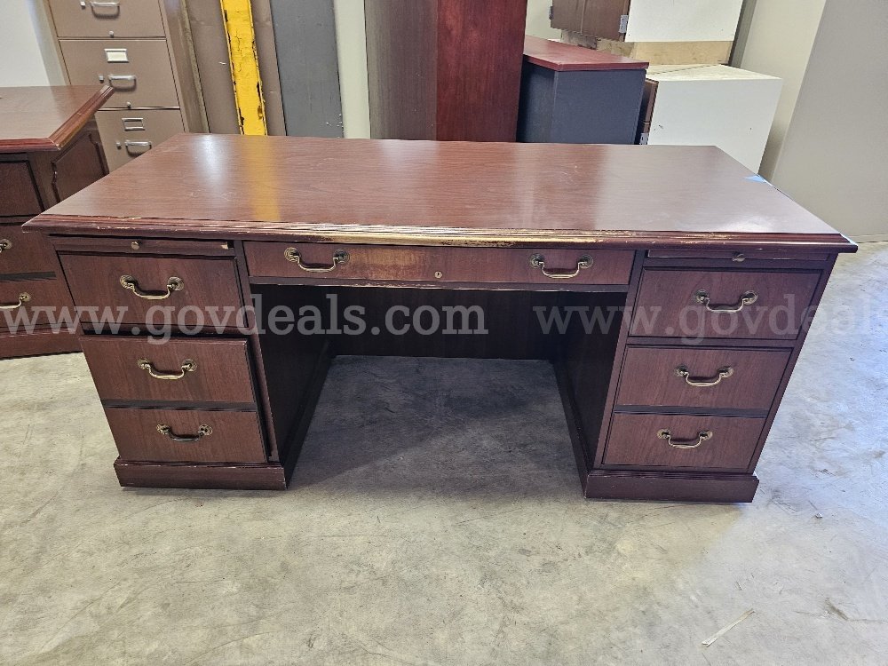 Desk 4