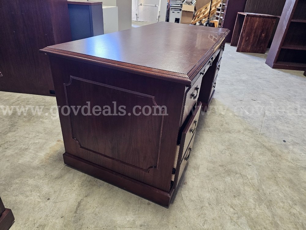 Desk 4   Government Surplus Auction - Photo #5