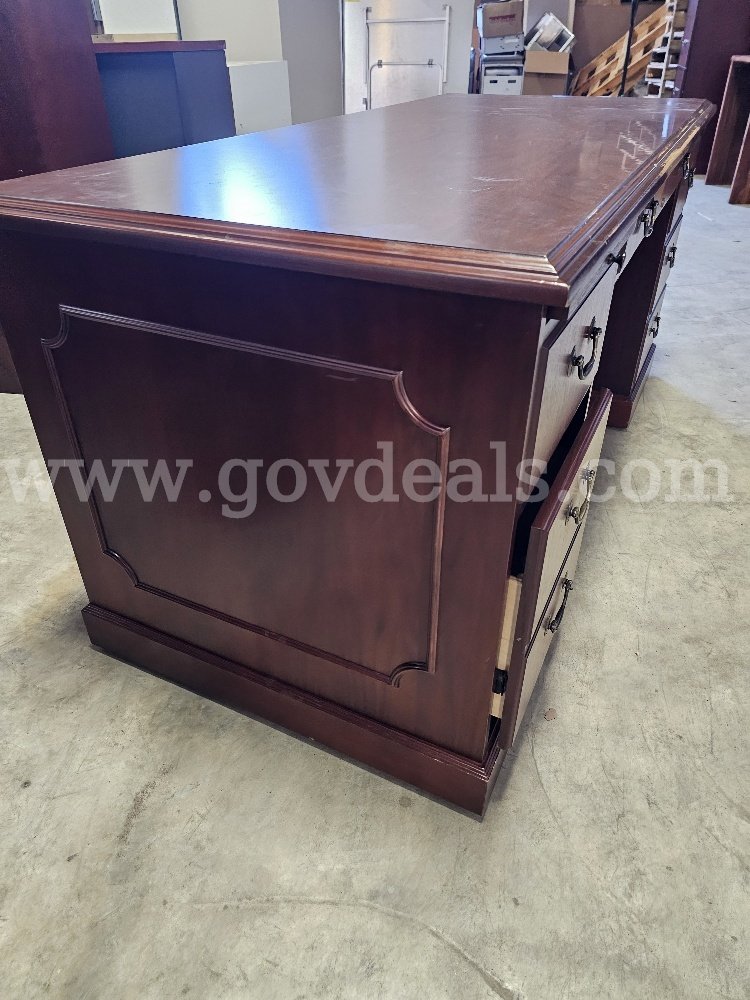Desk 4   Government Surplus Auction - Photo #6