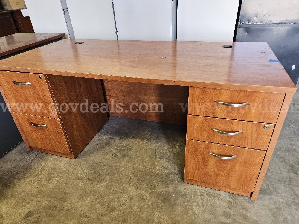 Desk 7   Government Surplus Auction - Photo #2