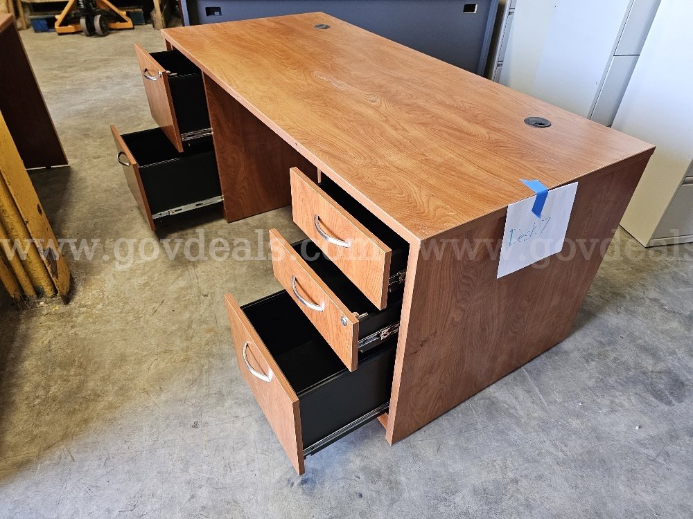 Desk 7   Government Surplus Auction - Photo #5
