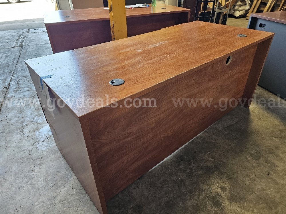 Desk 7   Government Surplus Auction - Photo #6