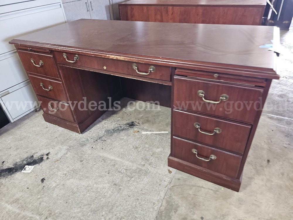 Desk 10   Government Surplus Auction - Photo #5