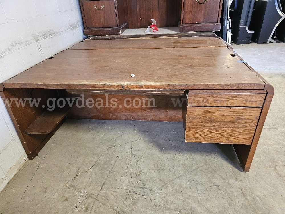 Desk and Credenza combo 1   Government Surplus Auction - Photo #2