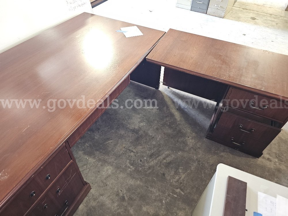 Large Desk with return 2