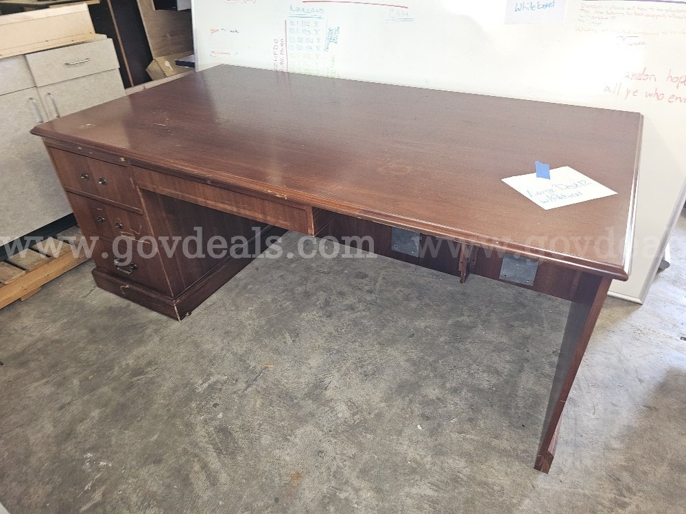 Large Desk with return 2   Government Surplus Auction - Photo #3
