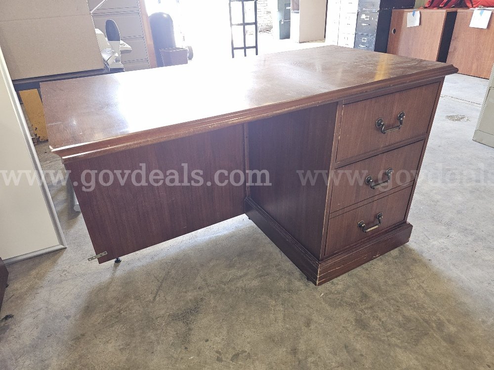 Large Desk with return 2   Government Surplus Auction - Photo #6