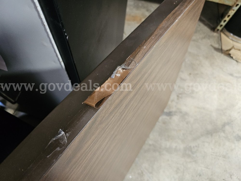 Folding Table   Government Surplus Auction - Photo #2