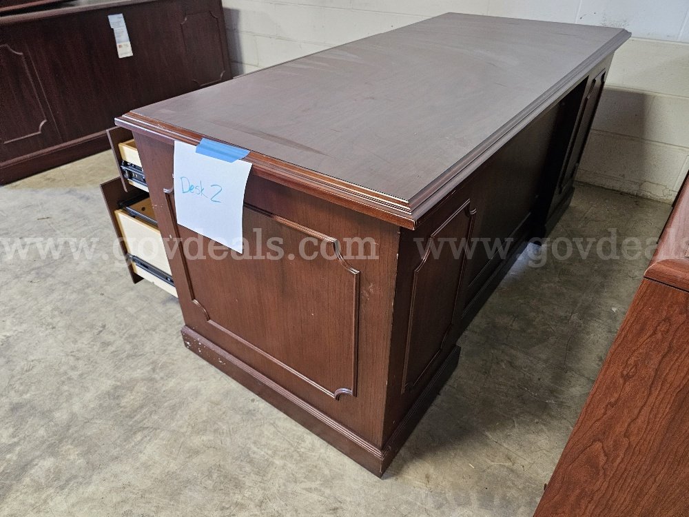 Desk 2   Government Surplus Auction - Photo #5