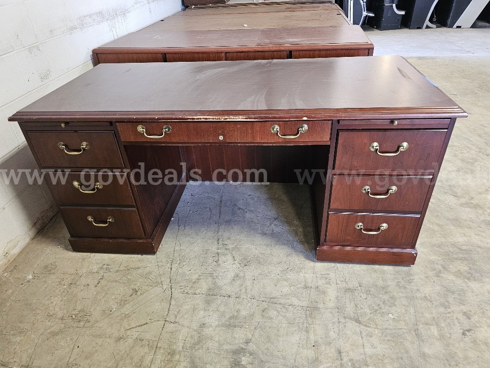 Desk 2   Government Surplus Auction - Photo #6