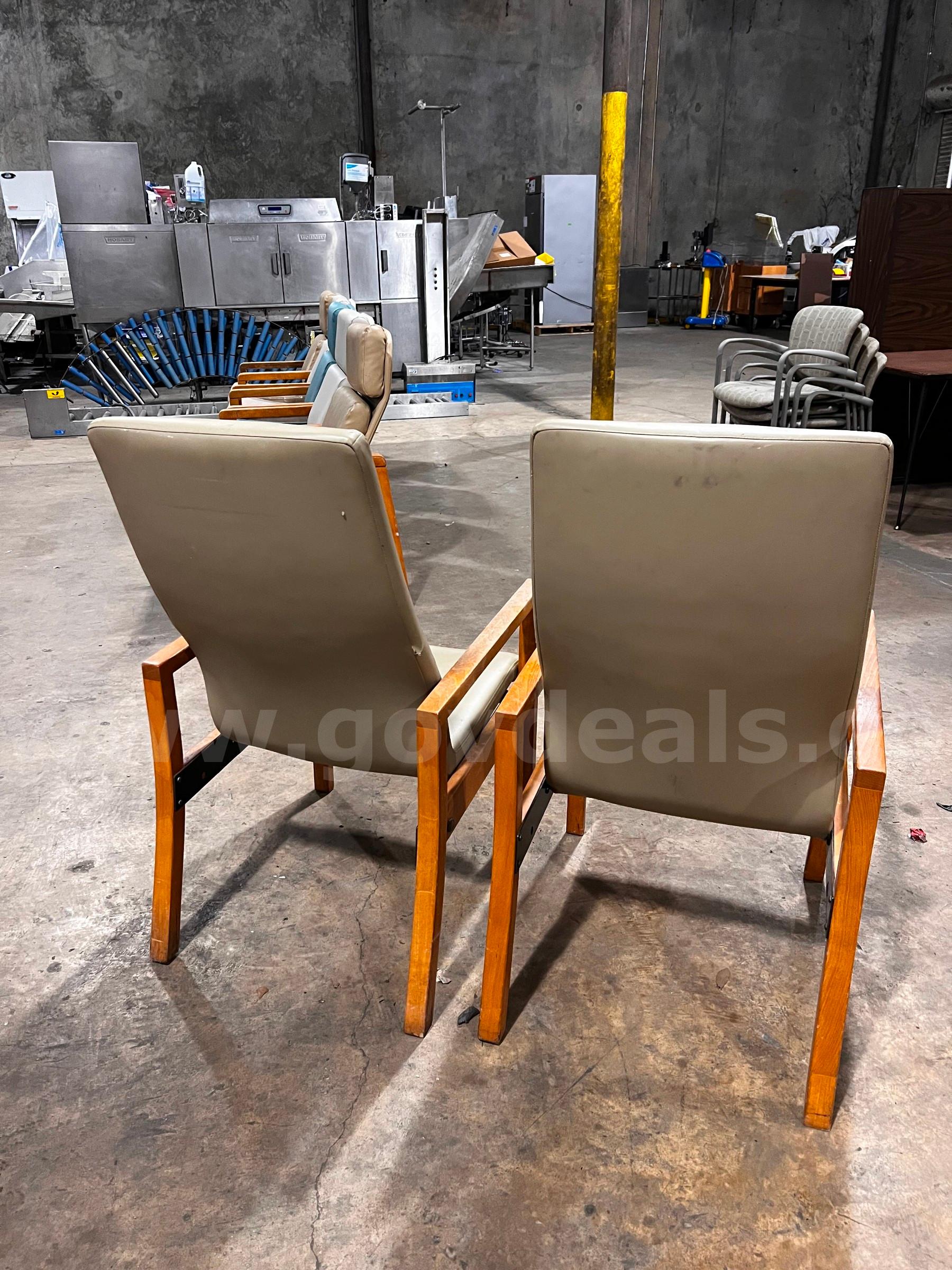 Lot of two tall backed waiting room chairs   Government Surplus Auction - Photo #2