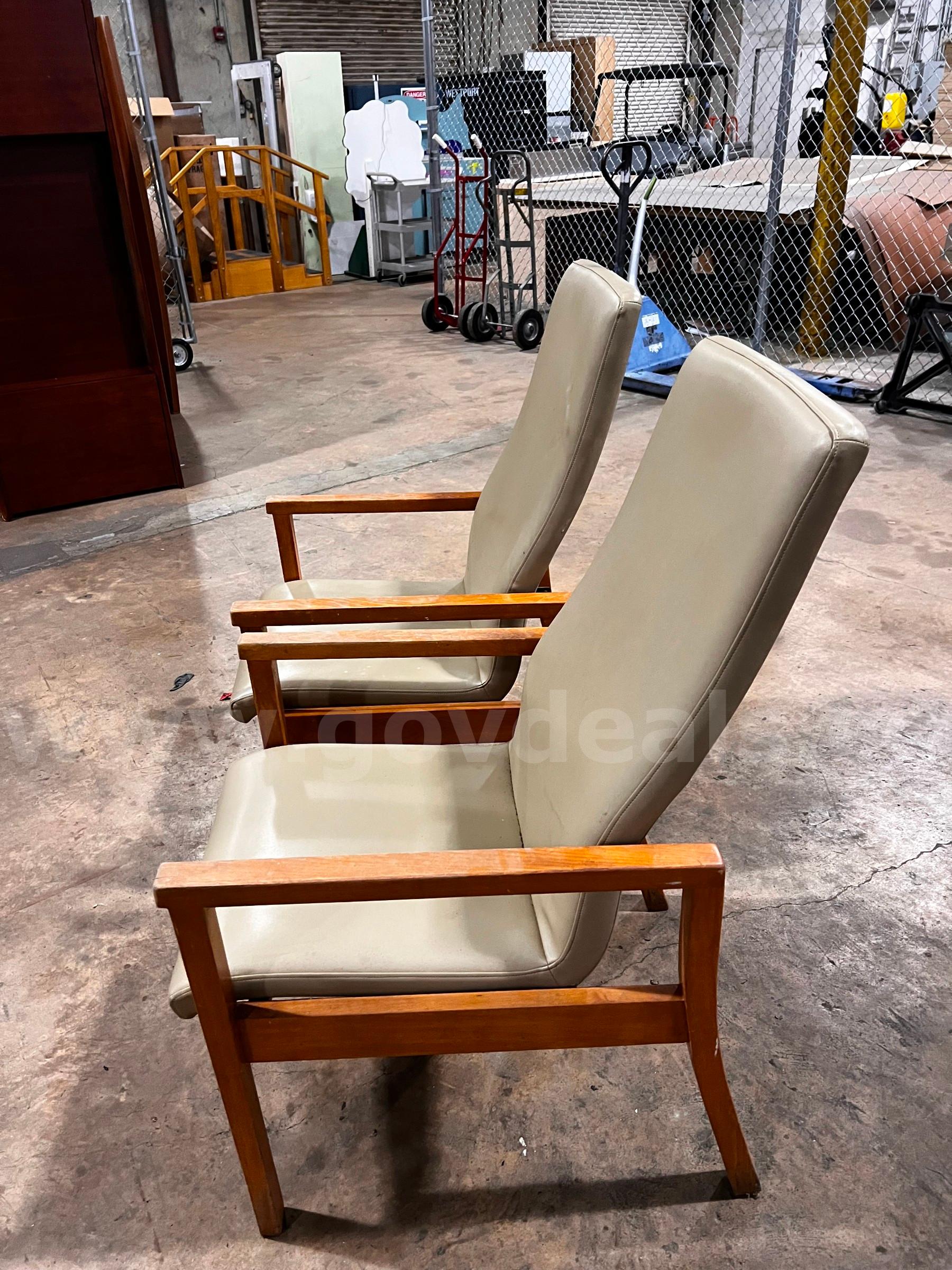 Lot of two tall backed waiting room chairs   Government Surplus Auction - Photo #4
