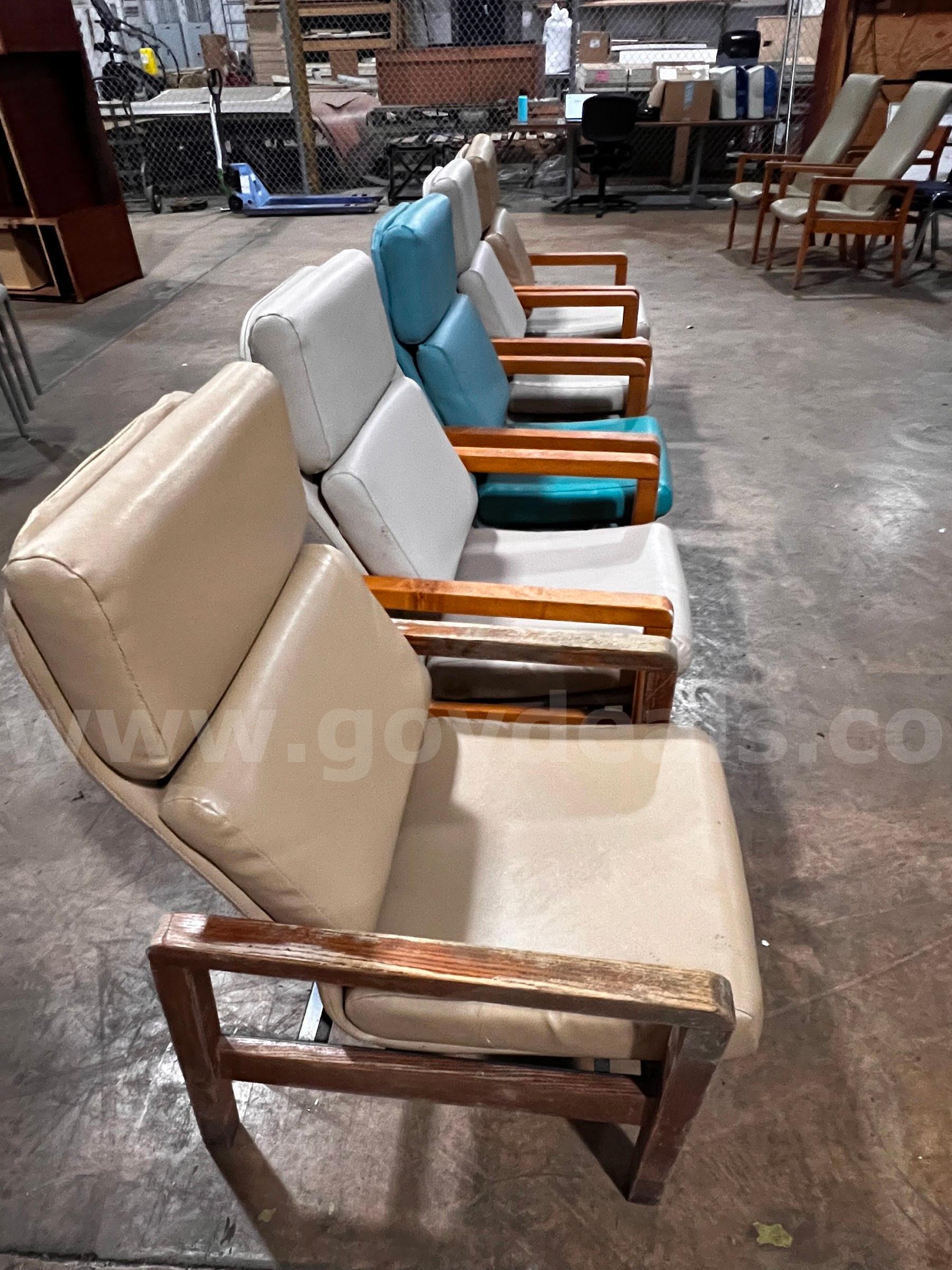 Lot of 5 tall backed wooden framed waiting room chairs   Government Surplus Auction - Photo #3