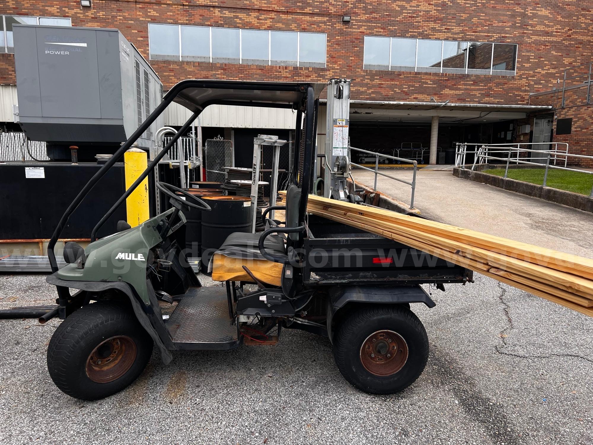 Mule 550 golf Cart (NOT WORKING) Mule 550 Government Surplus Auction - Primary Photo
