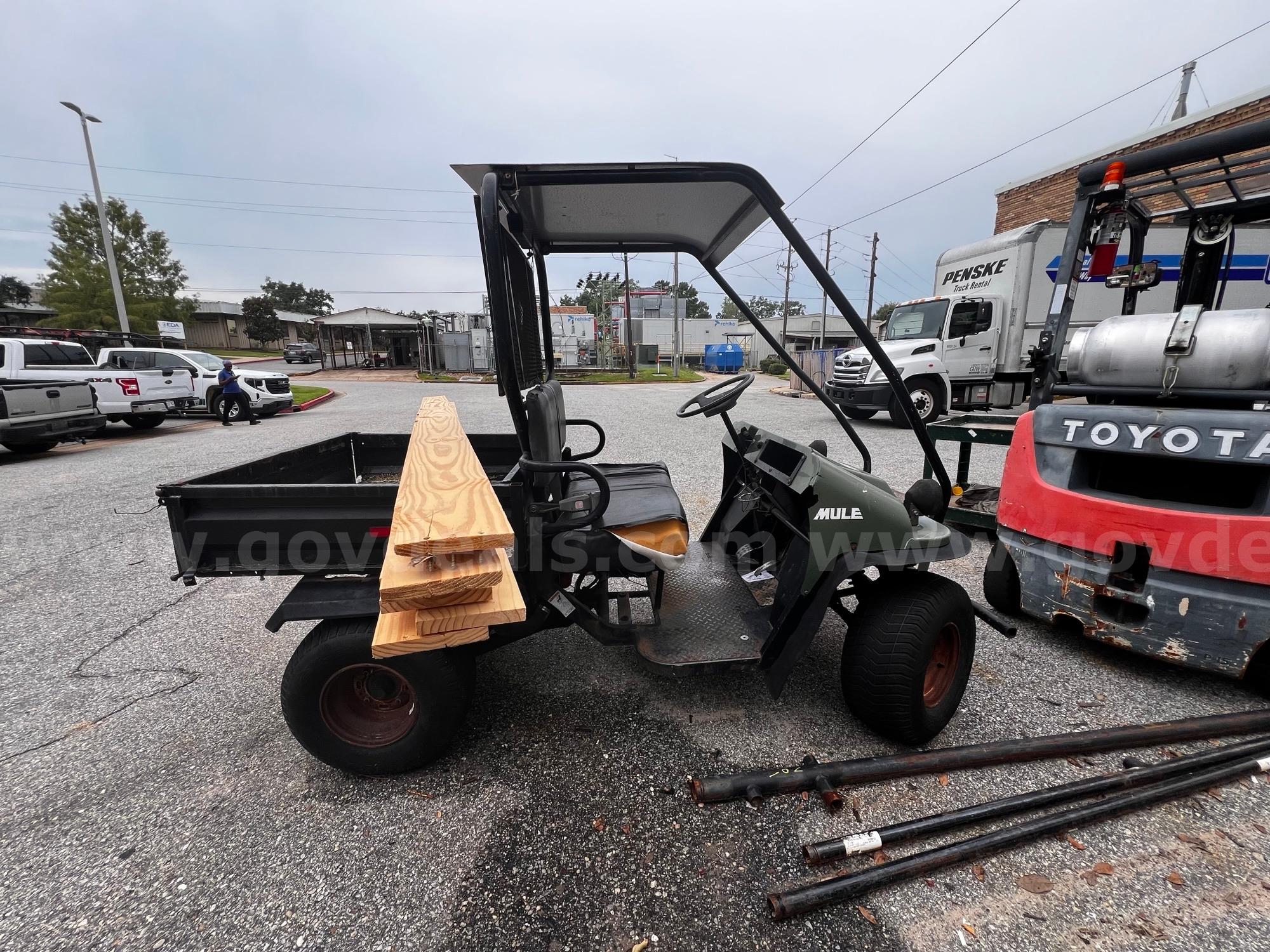 Mule 550 golf Cart (NOT WORKING) Mule 550 Government Surplus Auction - Photo #3