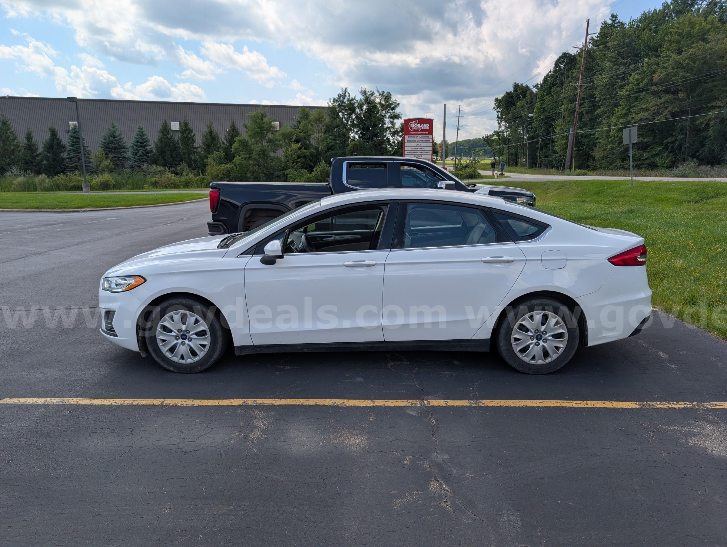 2020 Ford Fusion Ford Fusion Government Surplus Auction - Photo #2