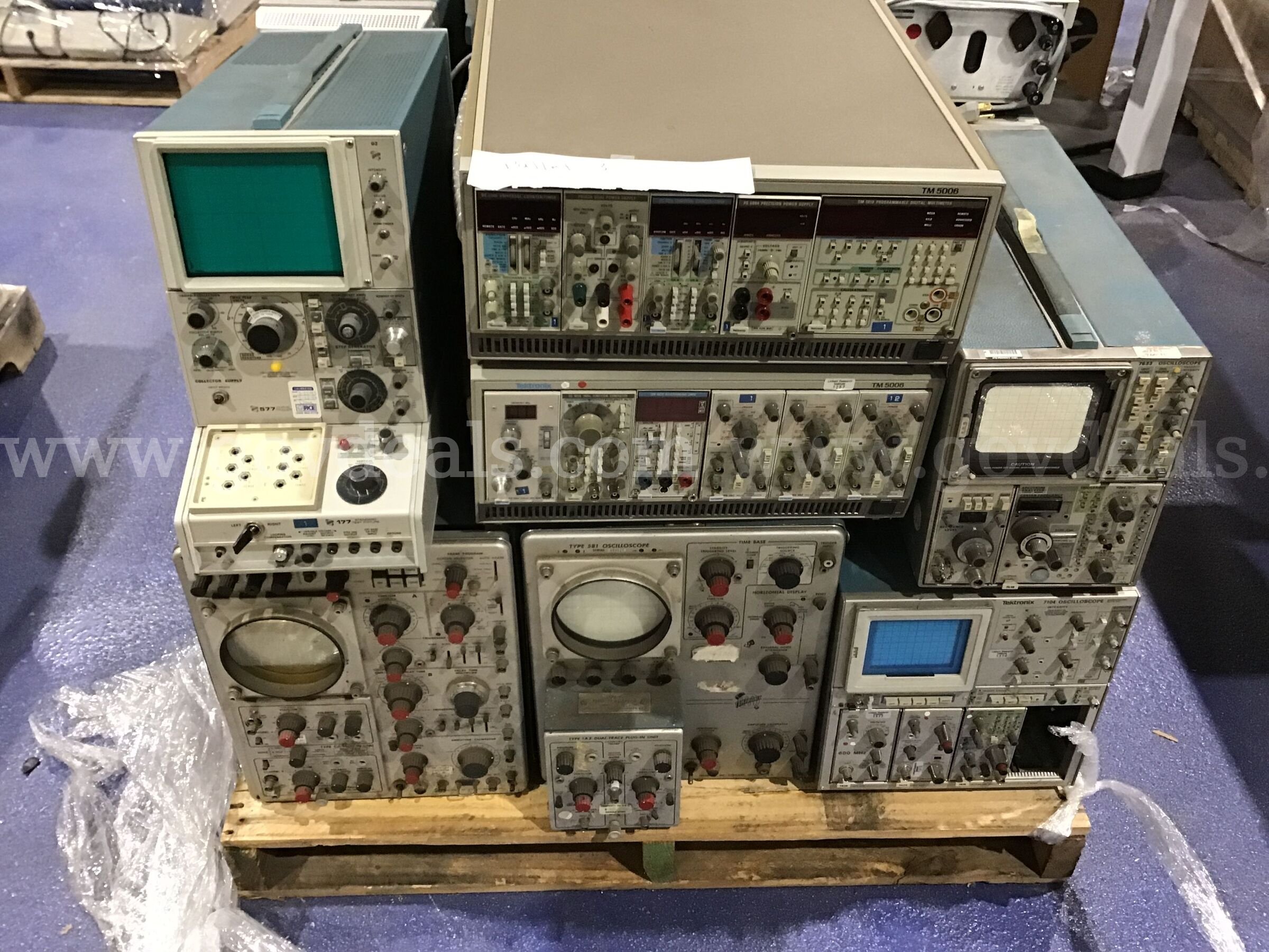 Pallet of Misc Electronic Equipment Tektronix  Government Surplus Auction - Photo #2