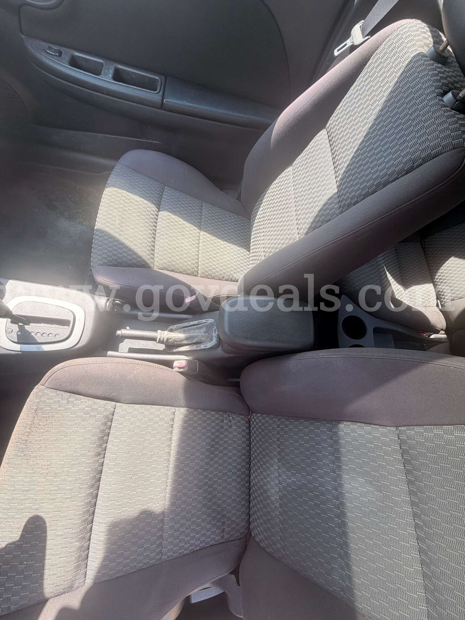 2006 Saturn ION Saturn ION Government Surplus Auction - Photo #6