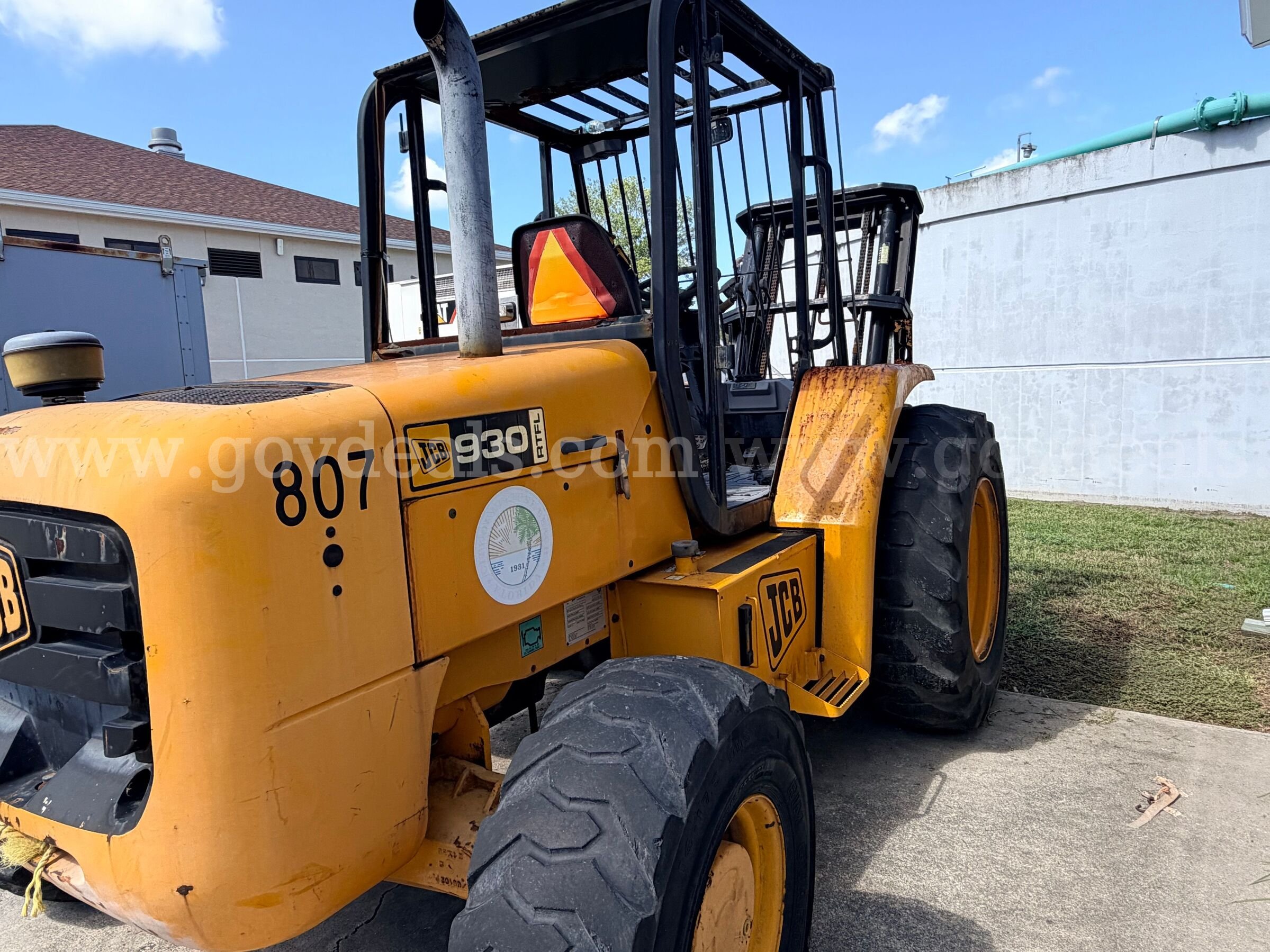 2004 JCB 930 Rough Terrain Forklift JCB 930 Government Surplus Auction - Photo #3