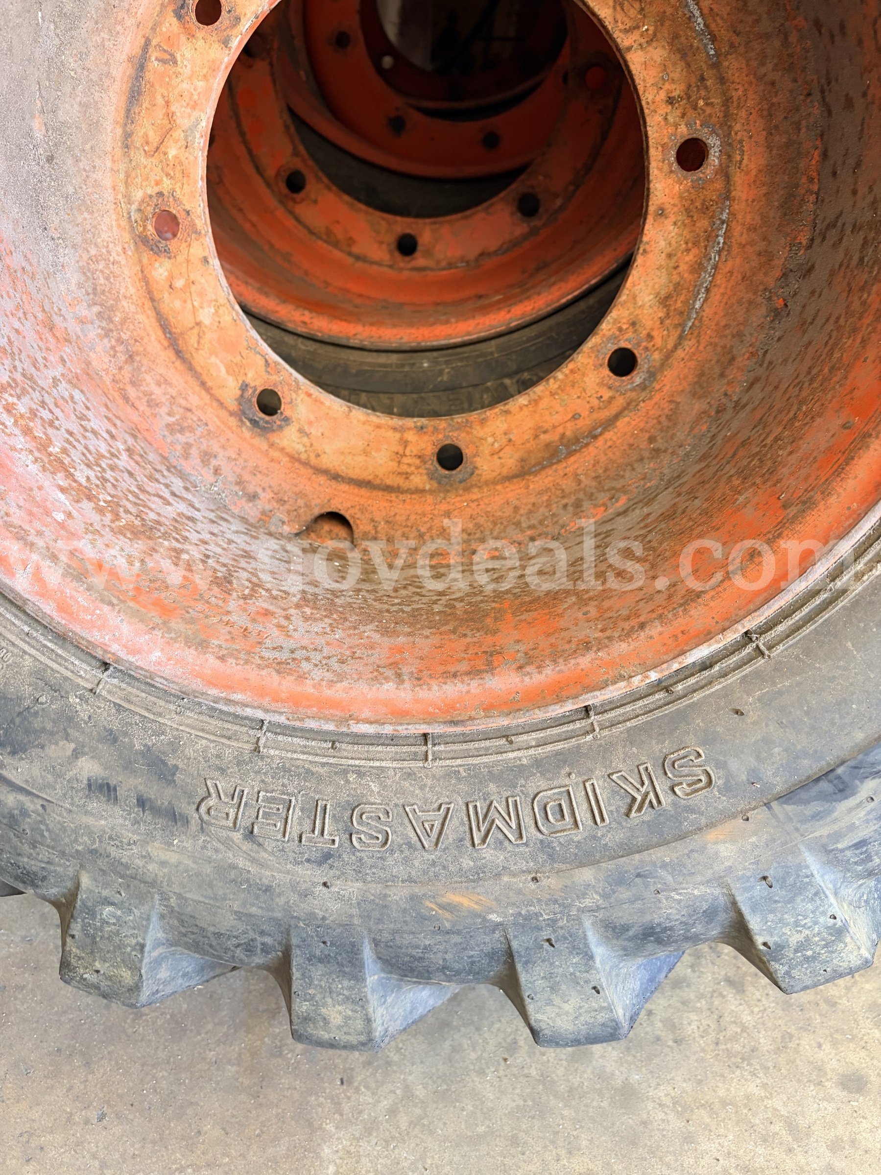 Set of 4 Power King/SkidMaster Forklift Tires Power King/SkidMaster  Government Surplus Auction - Photo #3