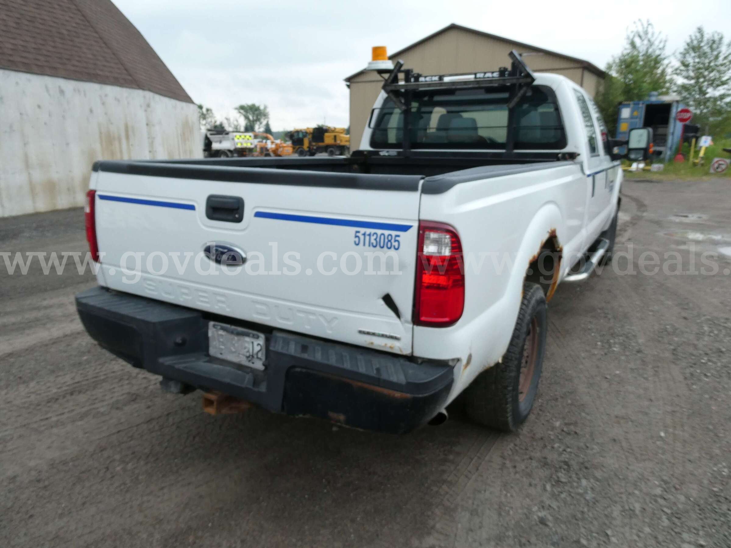 2013 Ford F-250 White Super Duty Crew Cab Long Bed 4WD Ford F-250 Government Surplus Auction - Photo #4