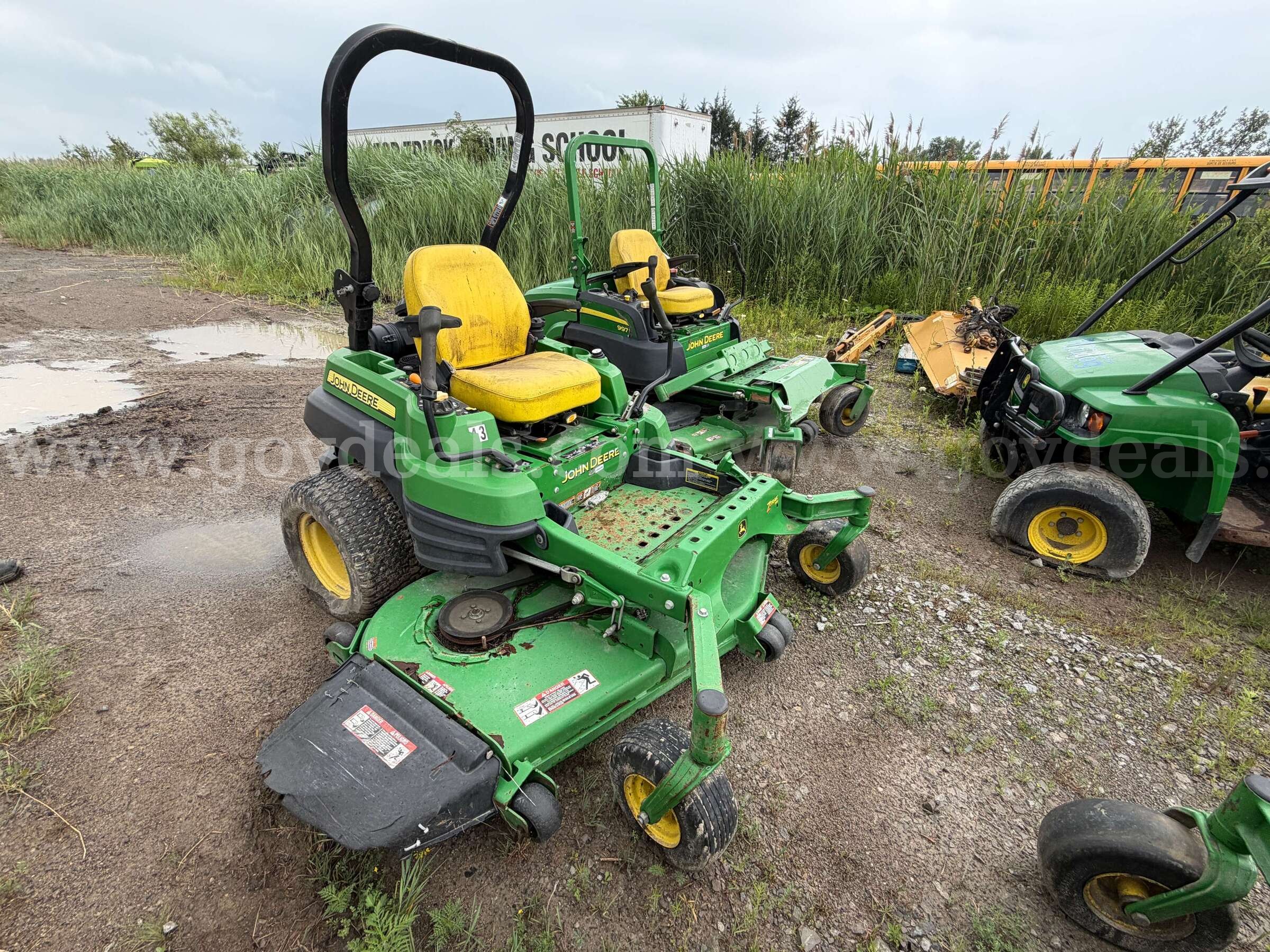John Deere Zero Turn Lawn Mower John Deere ZTRAK PRO  7 IRON PRO 7 Government Surplus Auction - Photo #2