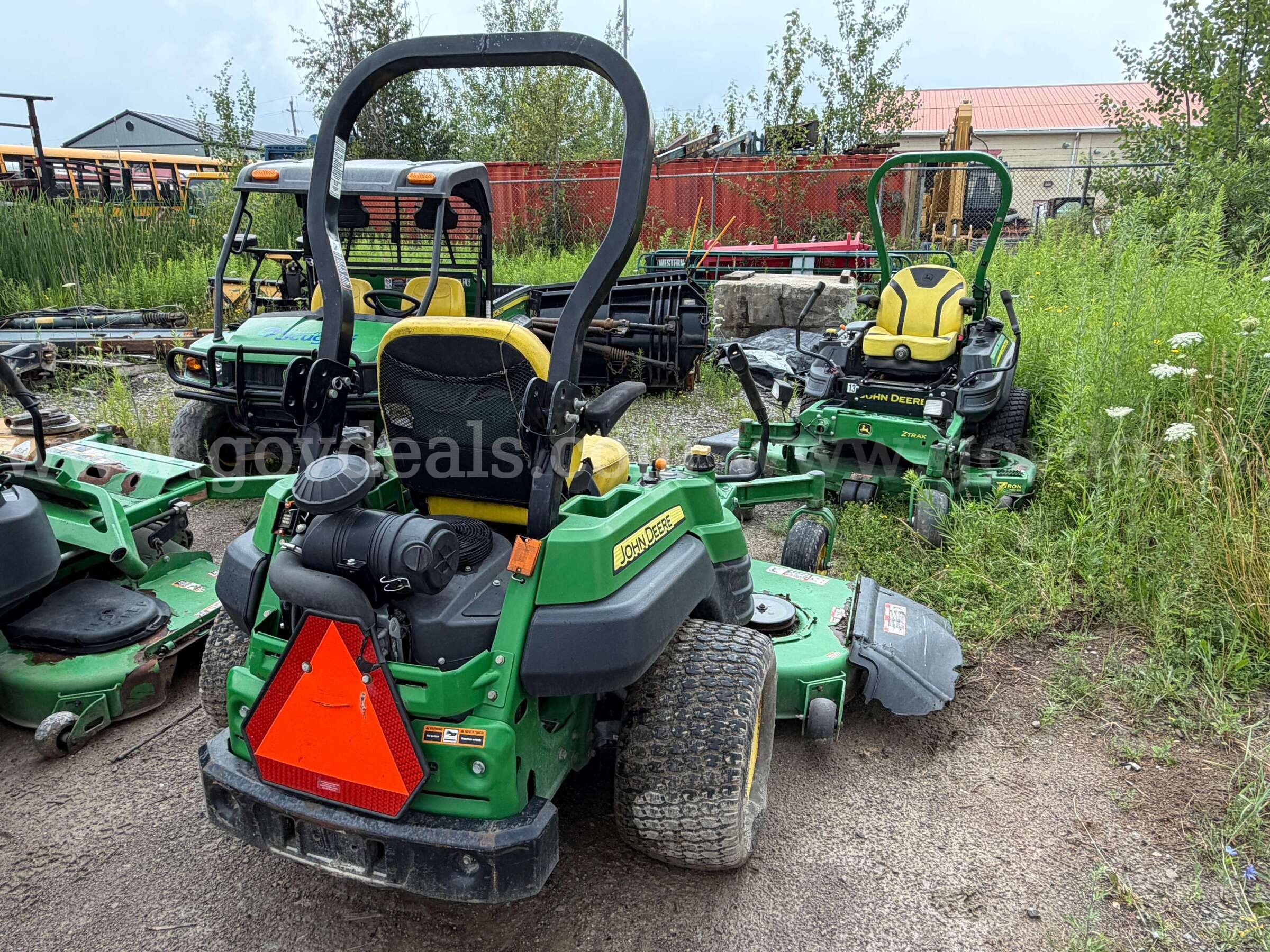 John Deere Zero Turn Lawn Mower John Deere ZTRAK PRO  7 IRON PRO 7 Government Surplus Auction - Photo #6