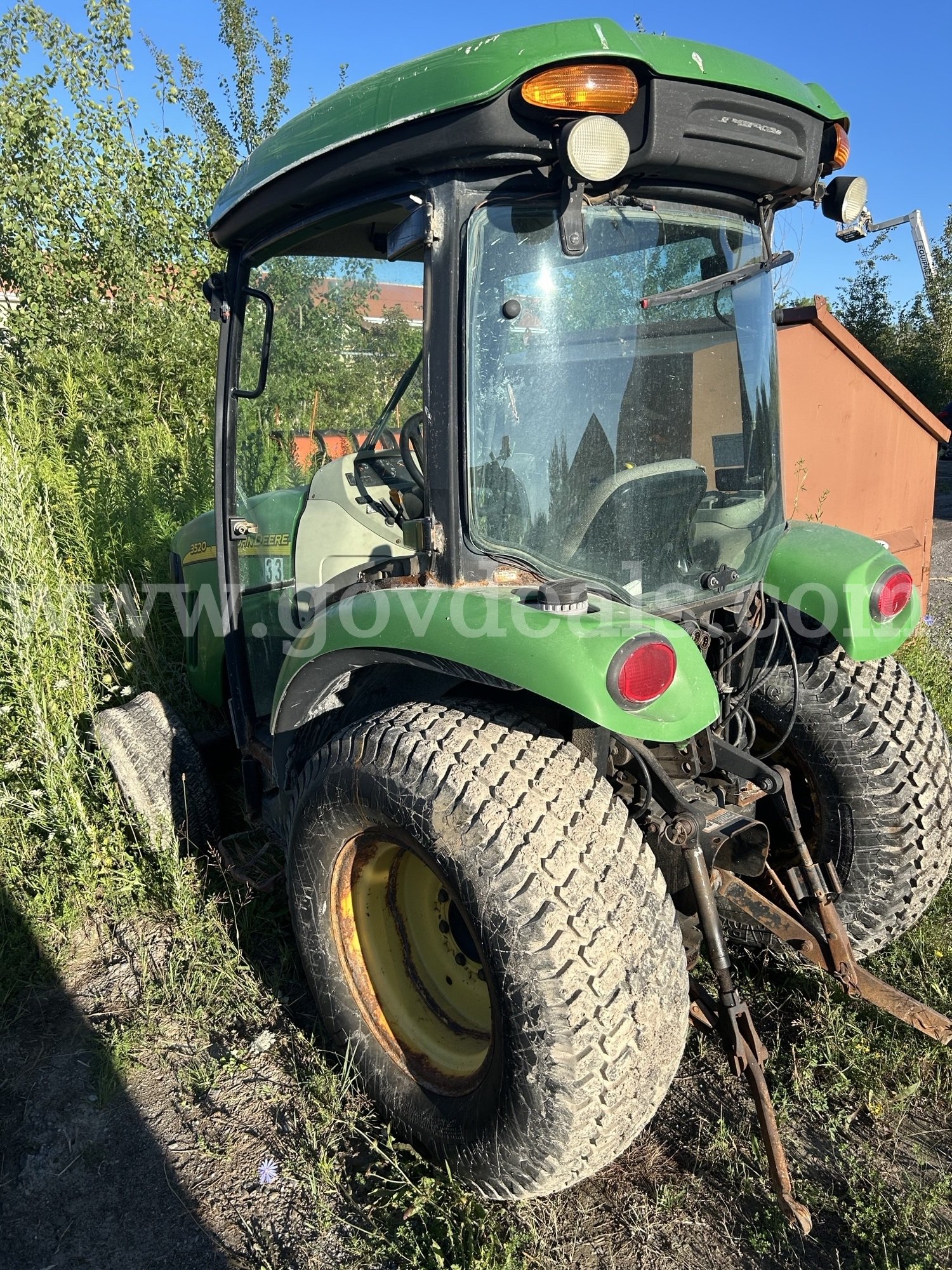 2010 John Deere 3520 Tractor John Deere 3520 Government Surplus Auction - Photo #2