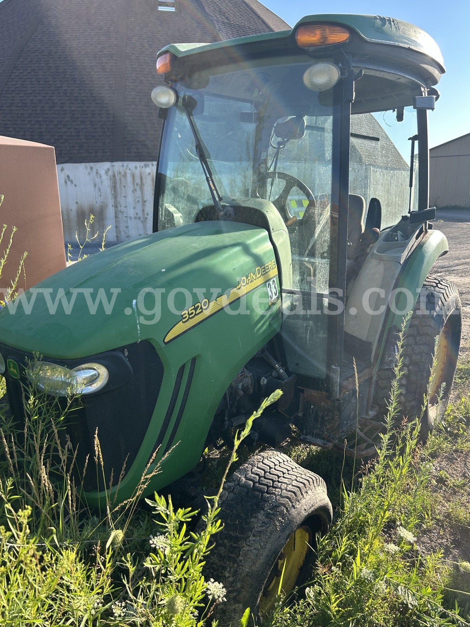2010 John Deere 3520 Tractor John Deere 3520 Government Surplus Auction - Photo #4
