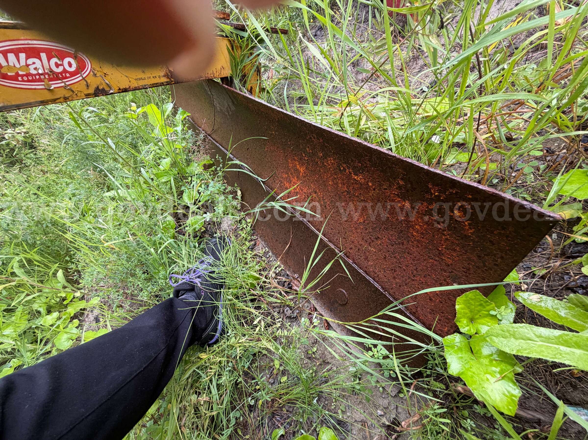 3 Point Hitch Scraper Blade (5 Ft)   Government Surplus Auction - Photo #4