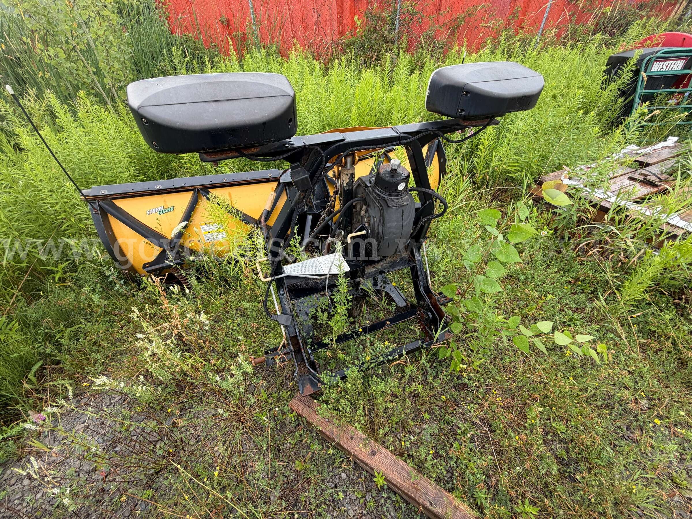 9 Ft V Plow Storm Guard (Minute Mount 2 system) Storm Guard  Government Surplus Auction - Photo #2