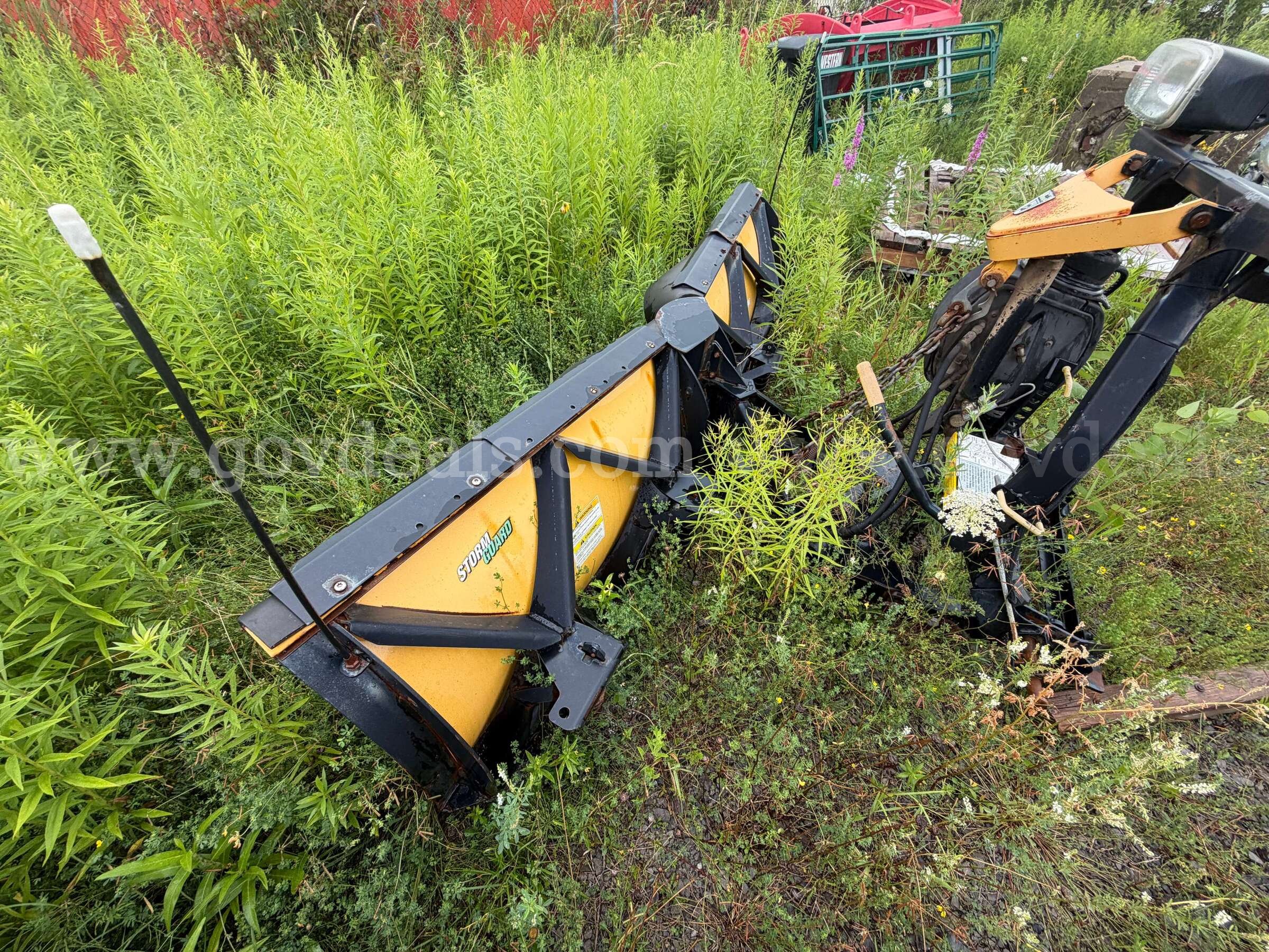 9 Ft V Plow Storm Guard (Minute Mount 2 system) Storm Guard  Government Surplus Auction - Photo #4