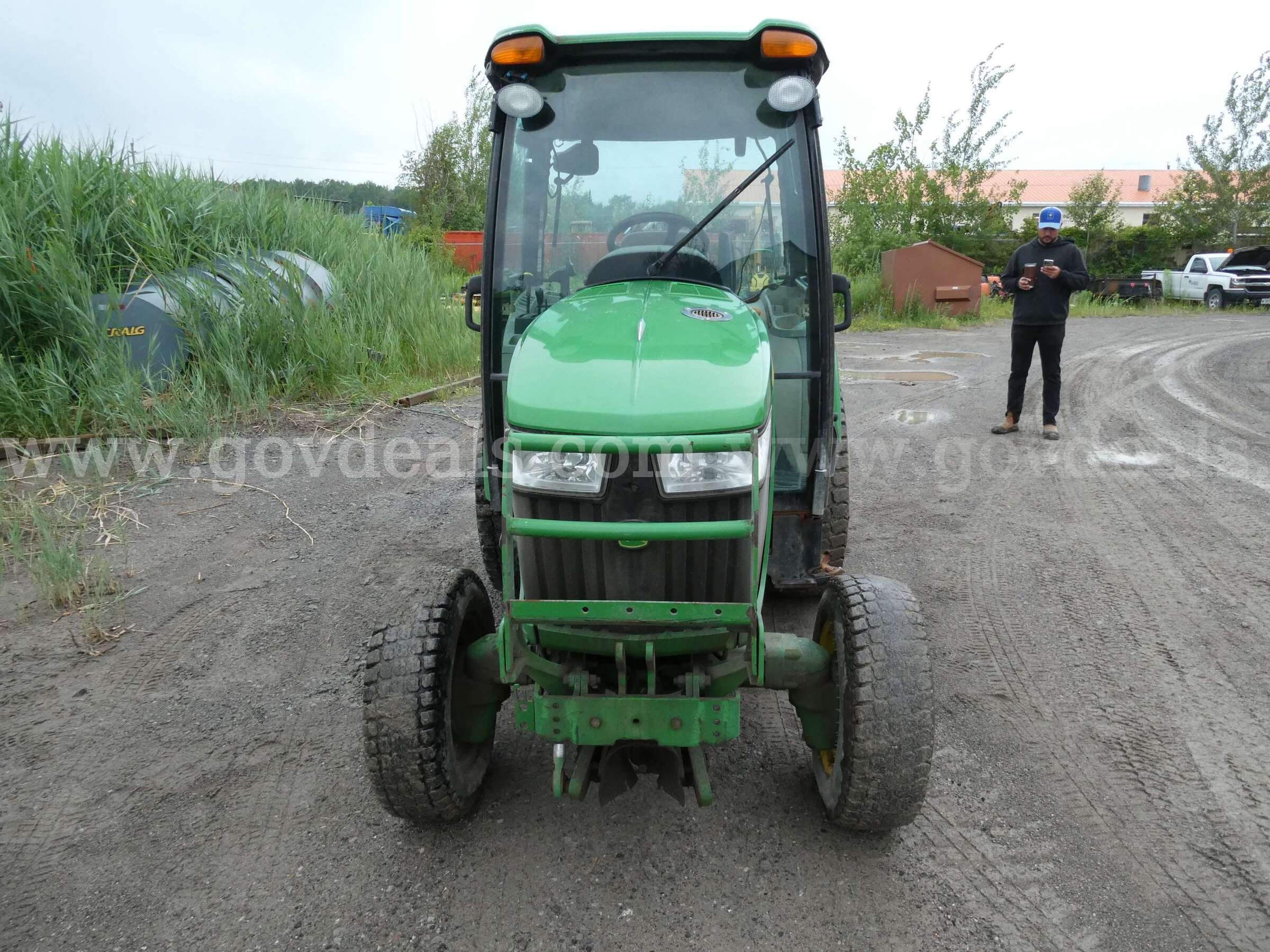 2014 John Deere 3039 R Tractor w/ Hopper/Spreader John Deere 3039 Government Surplus Auction - Photo #5