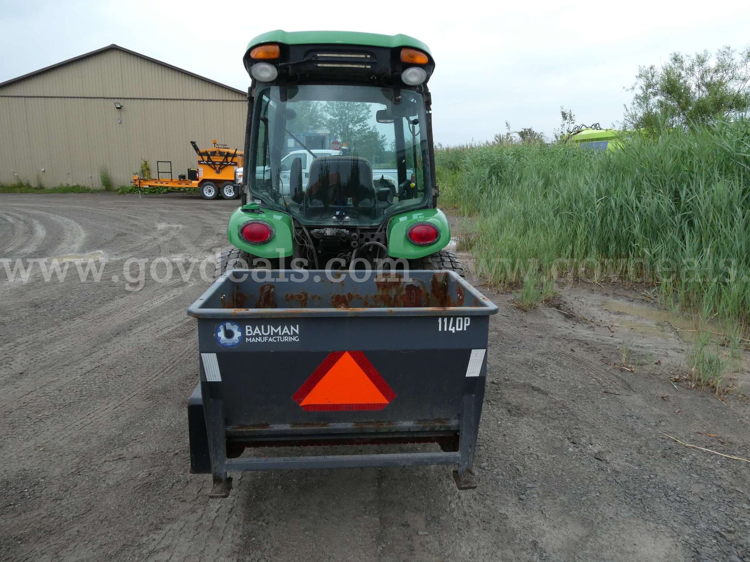 2014 John Deere 3039 R Tractor w/ Hopper/Spreader John Deere 3039 Government Surplus Auction - Photo #6