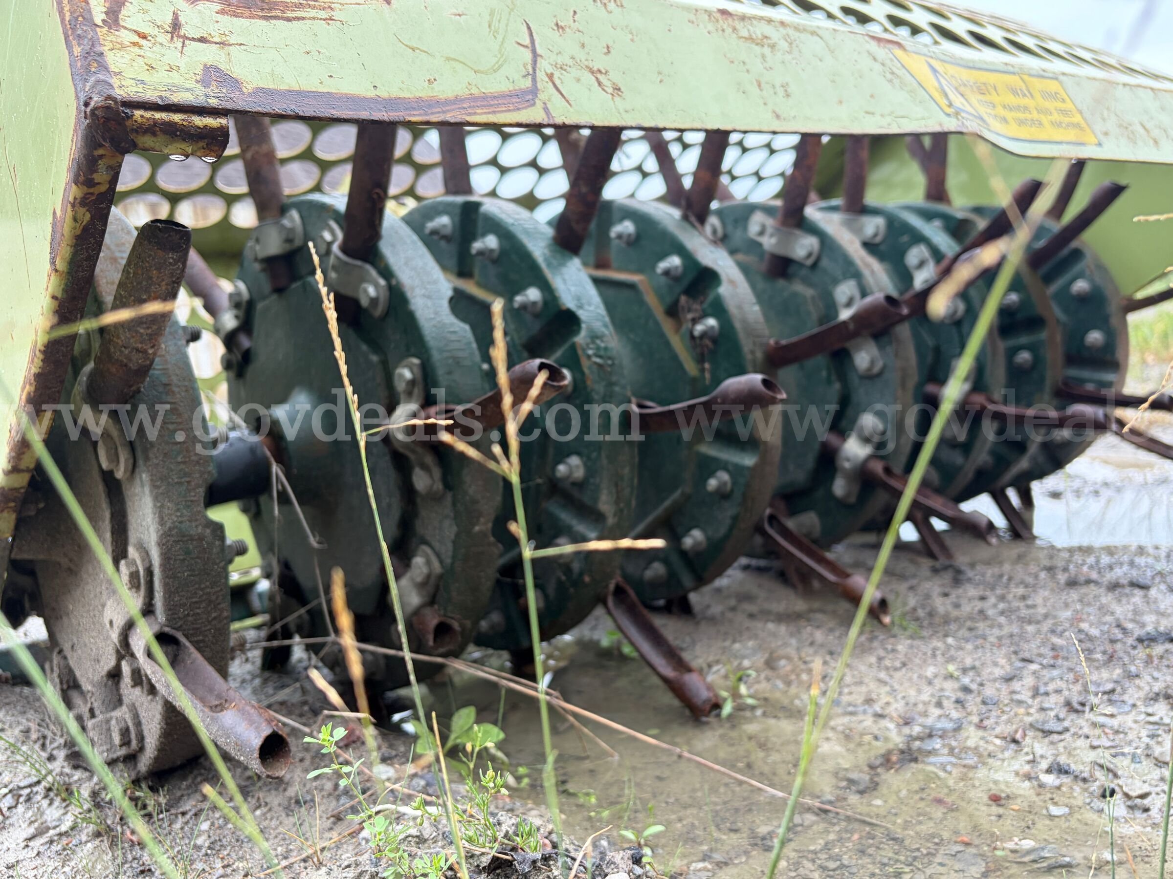 Cushman Ryan Aerator for Turf Cushman - Ryan LawnAire 48" 3 Point Government Surplus Auction - Photo #3