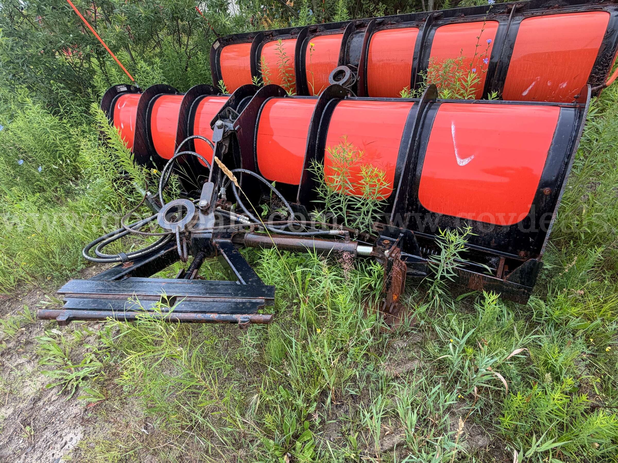 12 Ft Viking-Cives VCL 3812PPR Heavy-Duty Municipal Poly Reversing Snow Plow Attachment Viking-Cives 3812PPR Government Surplus Auction - Photo #2