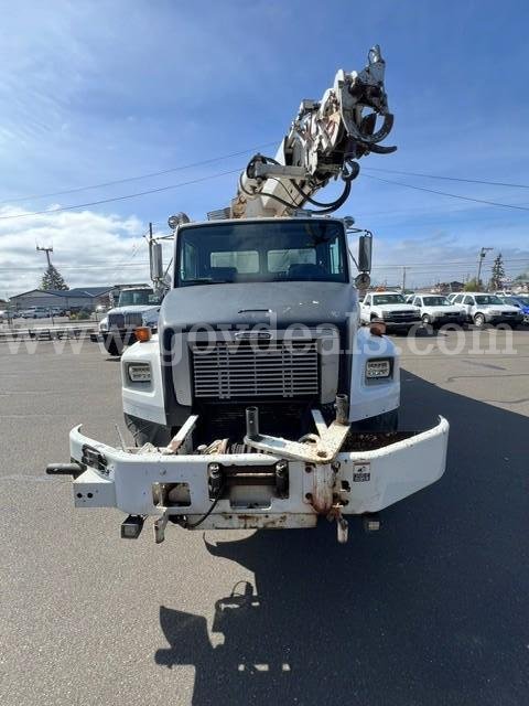 1999 Freightliner FL80 Altec D2050TC Digger Derrick Freightliner D2050TC Government Surplus Auction - Photo #4