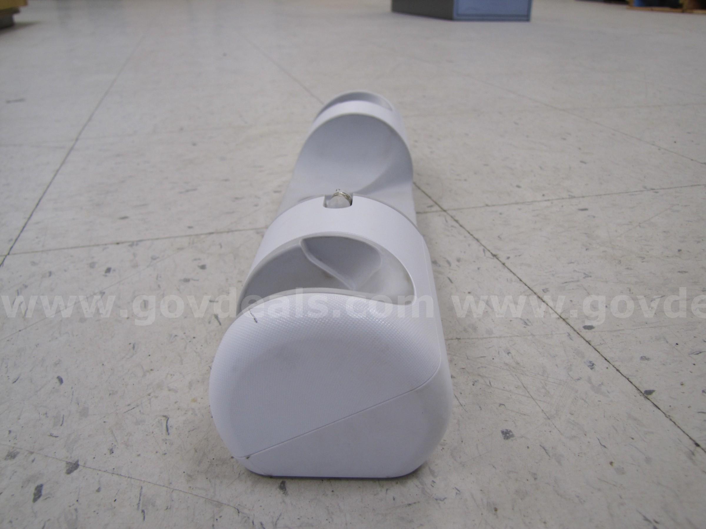 Oculus Quest 2 charging dock   Government Surplus Auction - Photo #2