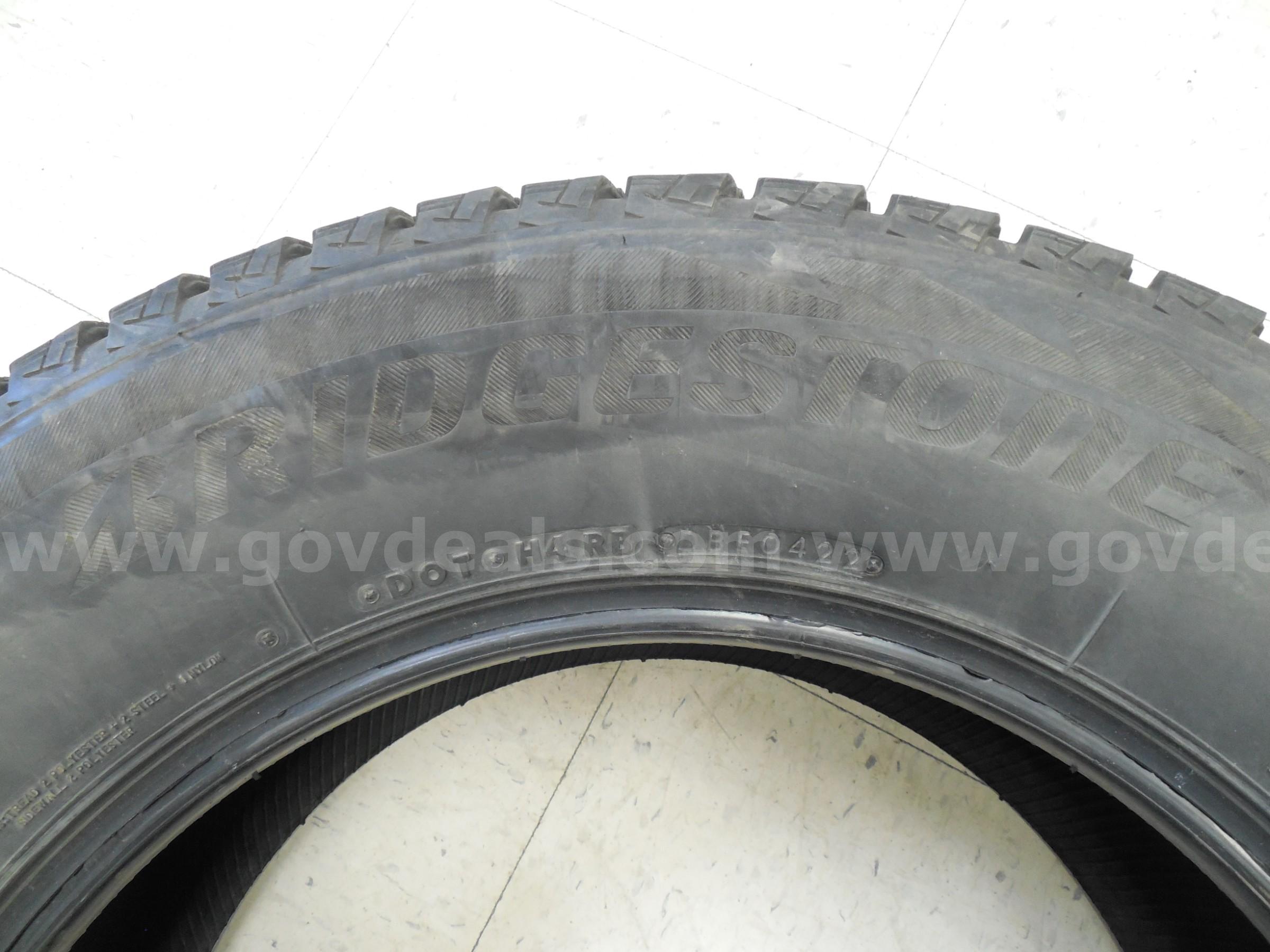 Bridgestone Blizzak DM-V2 P255/65 R18 109S Tire  P255 Government Surplus Auction - Photo #2