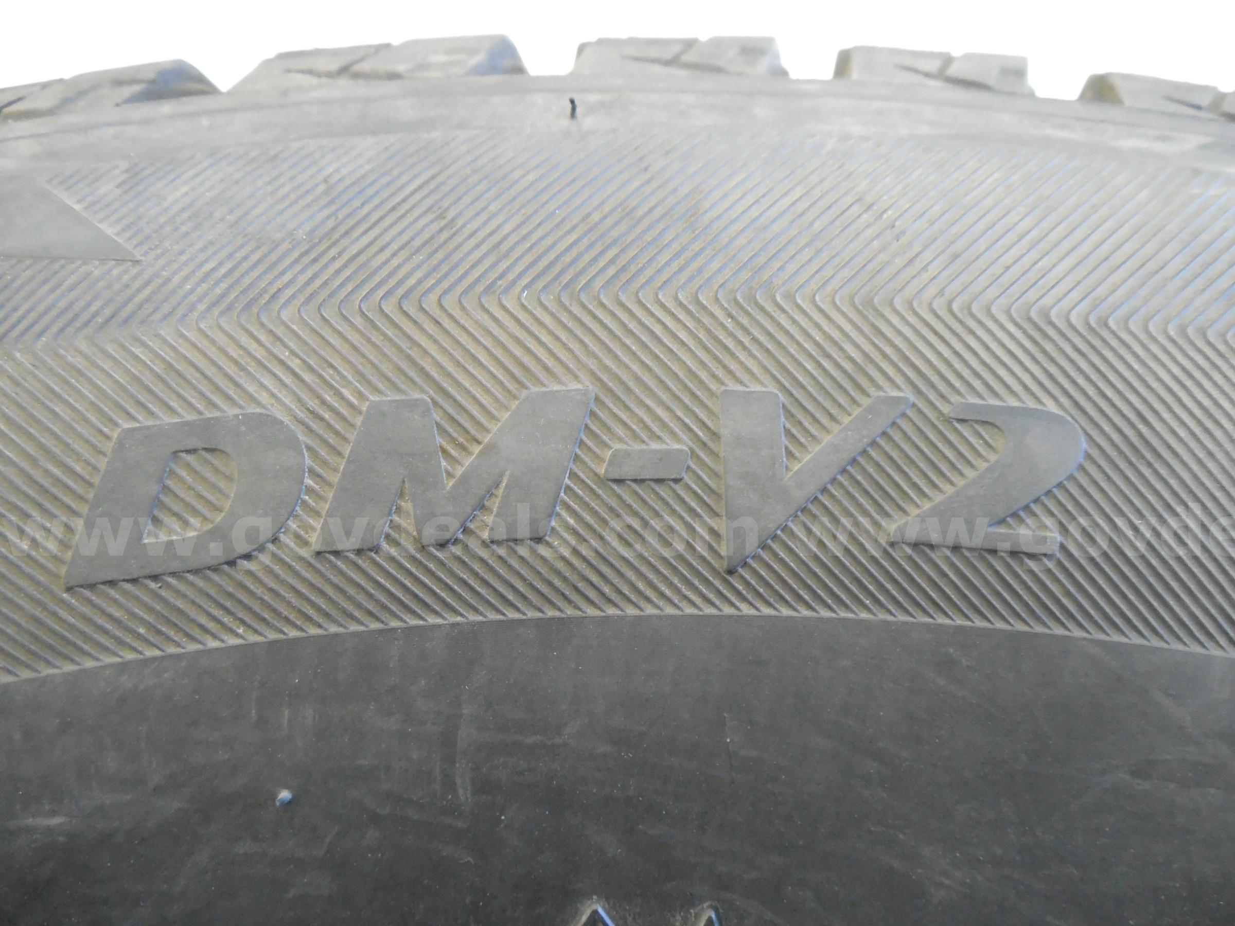 Bridgestone Blizzak DM-V2 P255/65 R18 109S Tire  P255 Government Surplus Auction - Photo #4