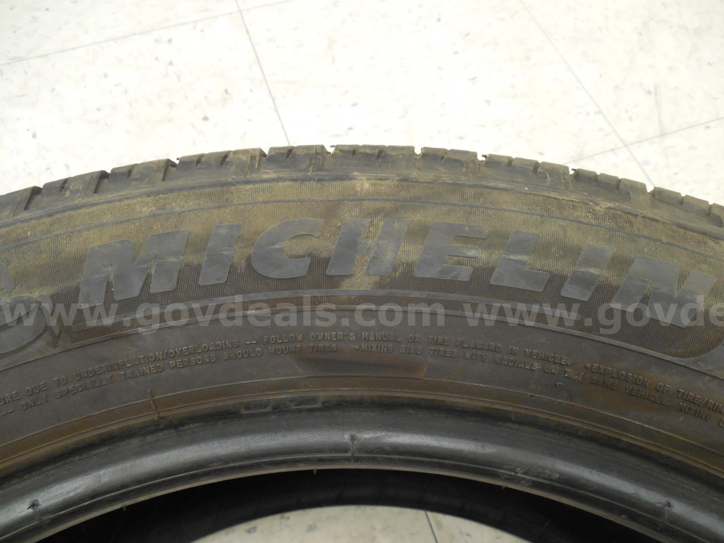 Michelin Primacy A/S 255/55 R20 110V Tire  255 Government Surplus Auction - Photo #2
