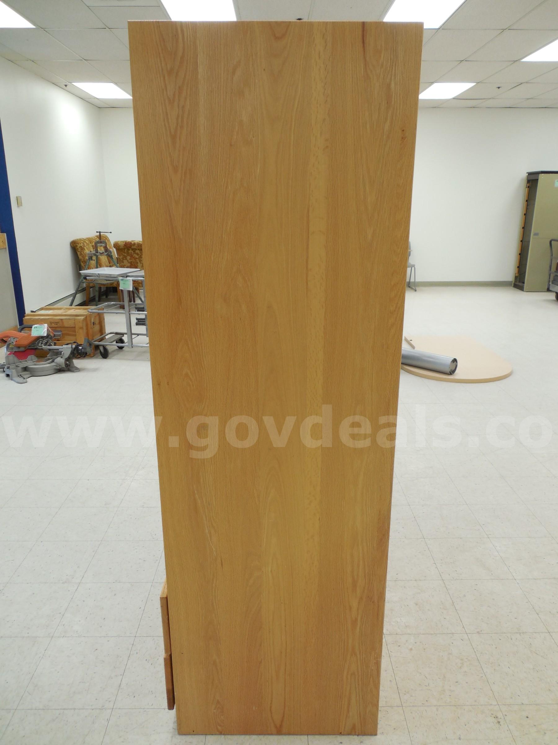 Wooden armoire   Government Surplus Auction - Photo #4