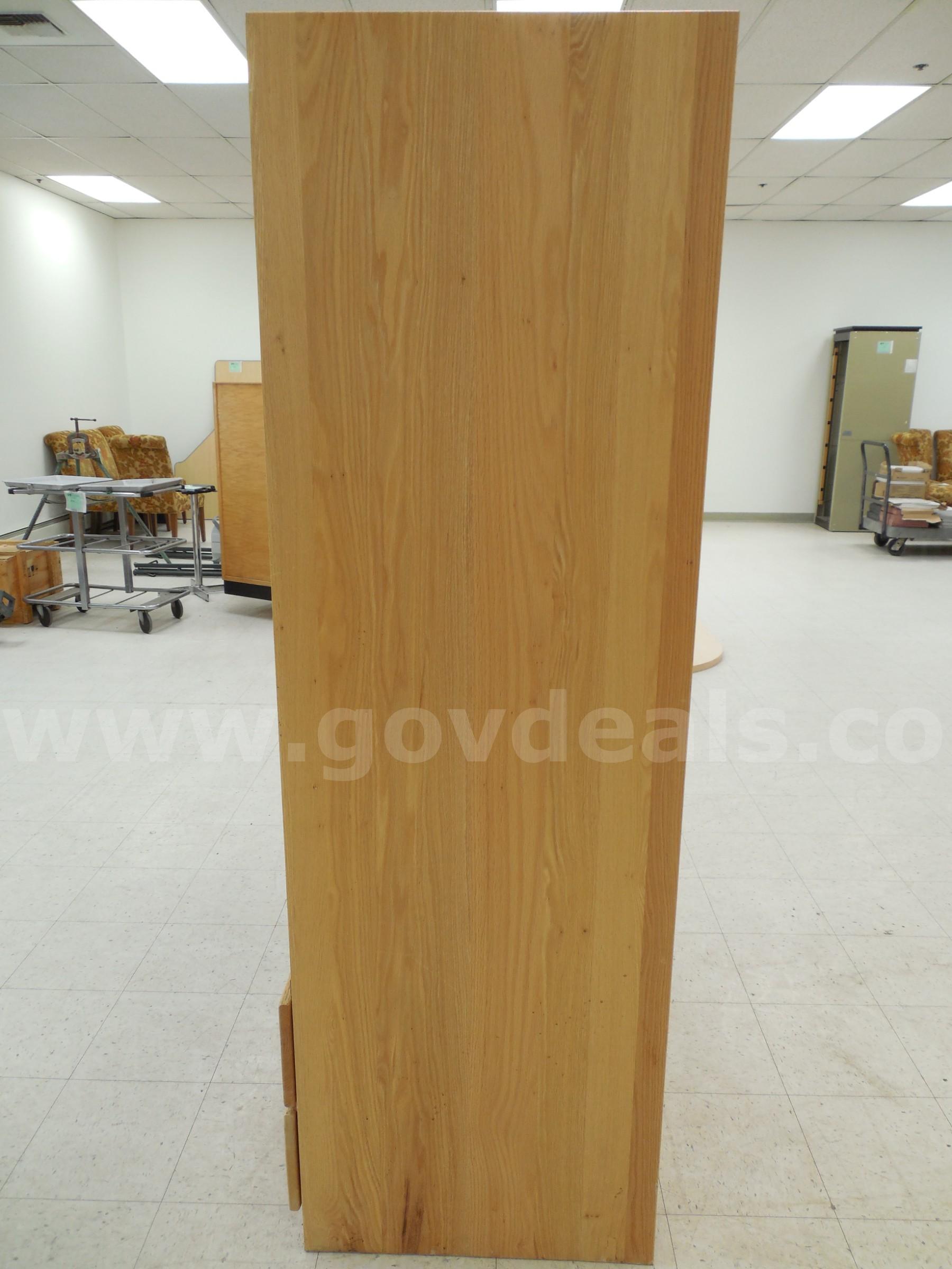 Wooden armoire   Government Surplus Auction - Photo #4