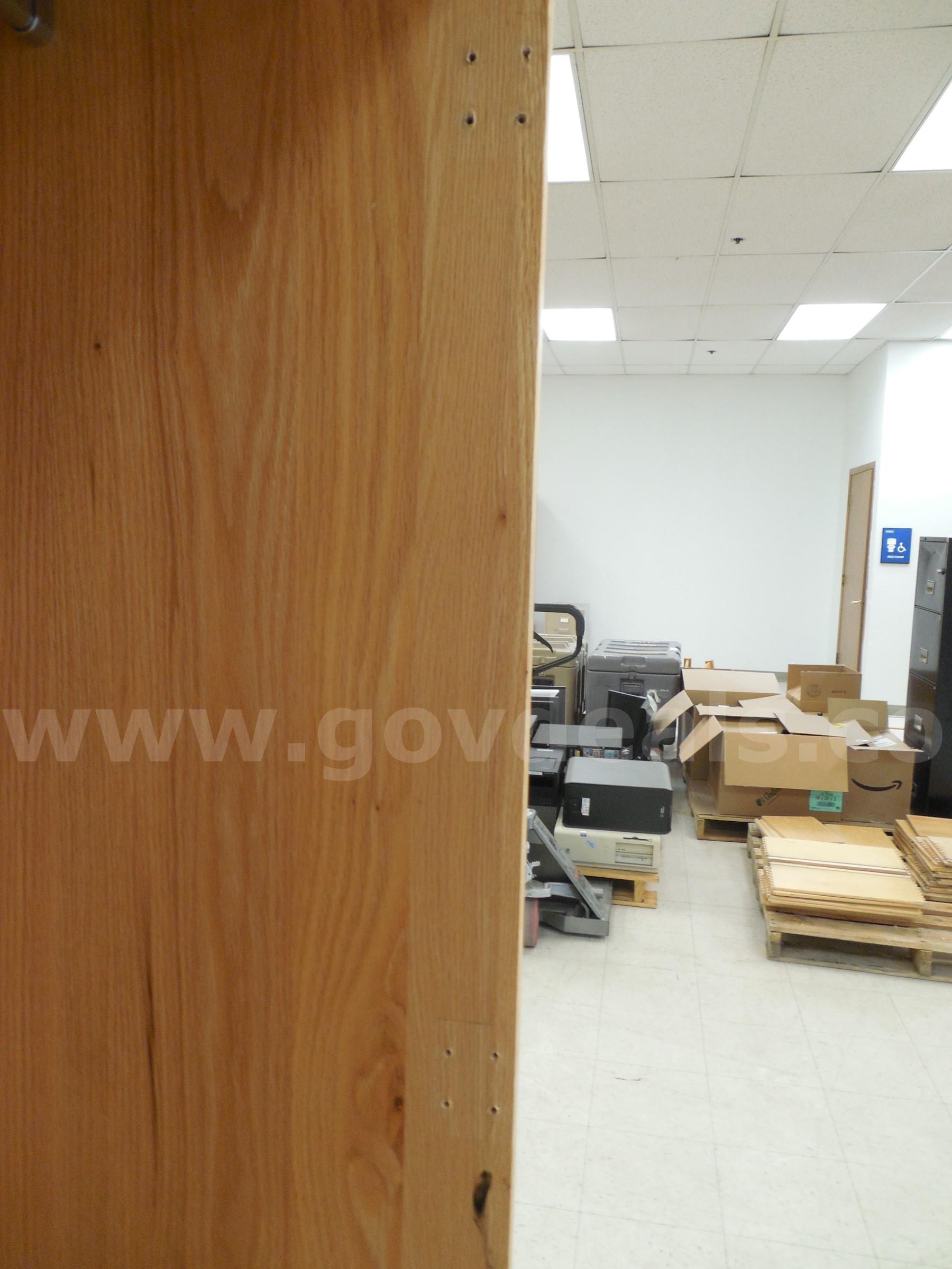 Wooden armoire   Government Surplus Auction - Photo #5