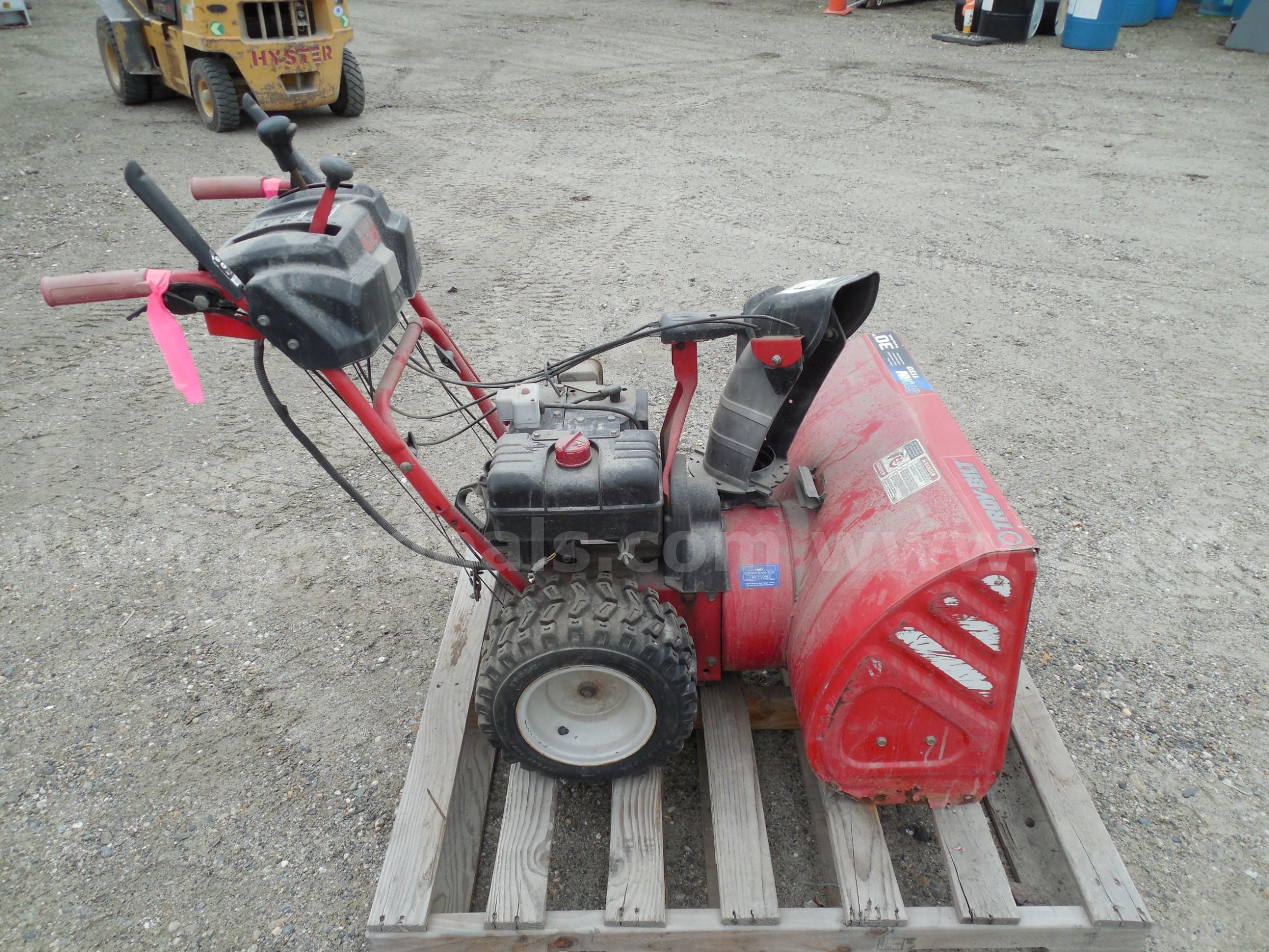 Troy-Bilt snowblower   Government Surplus Auction - Photo #2