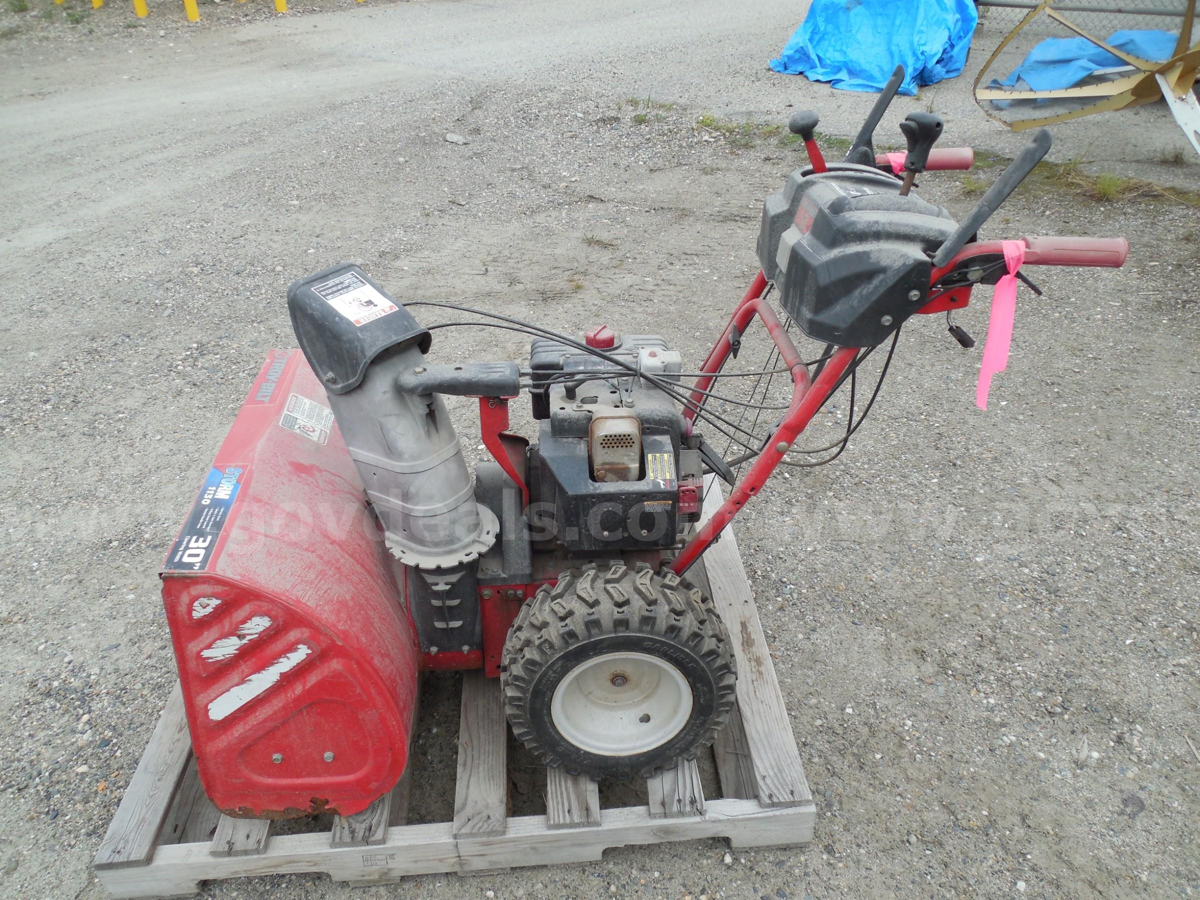 Troy-Bilt snowblower   Government Surplus Auction - Photo #4