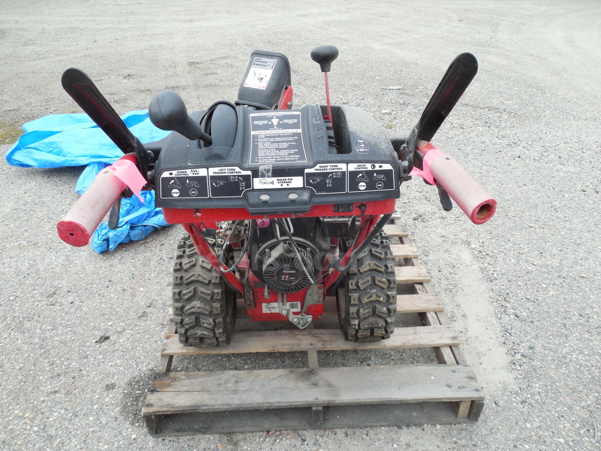 Troy-Bilt snowblower   Government Surplus Auction - Photo #3
