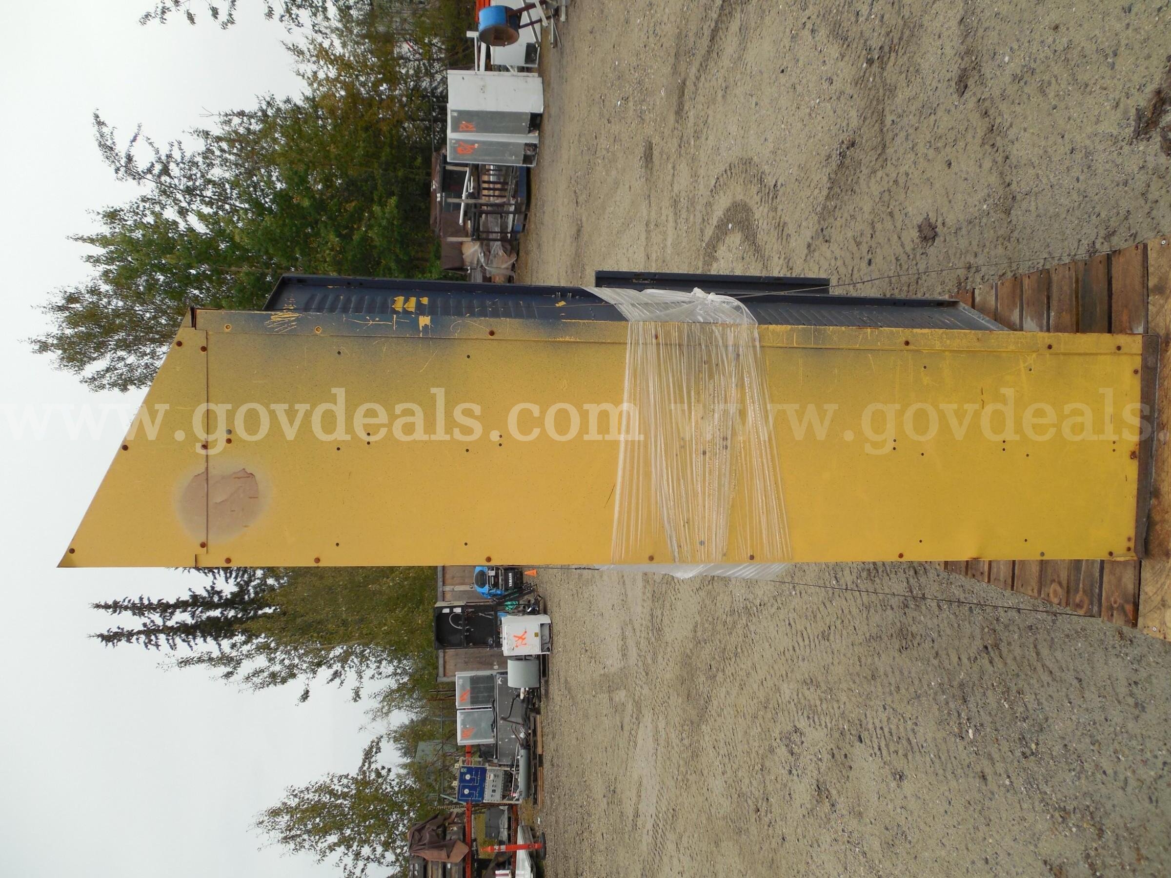 Dual tiered five wide locker assembly   Government Surplus Auction - Photo #2