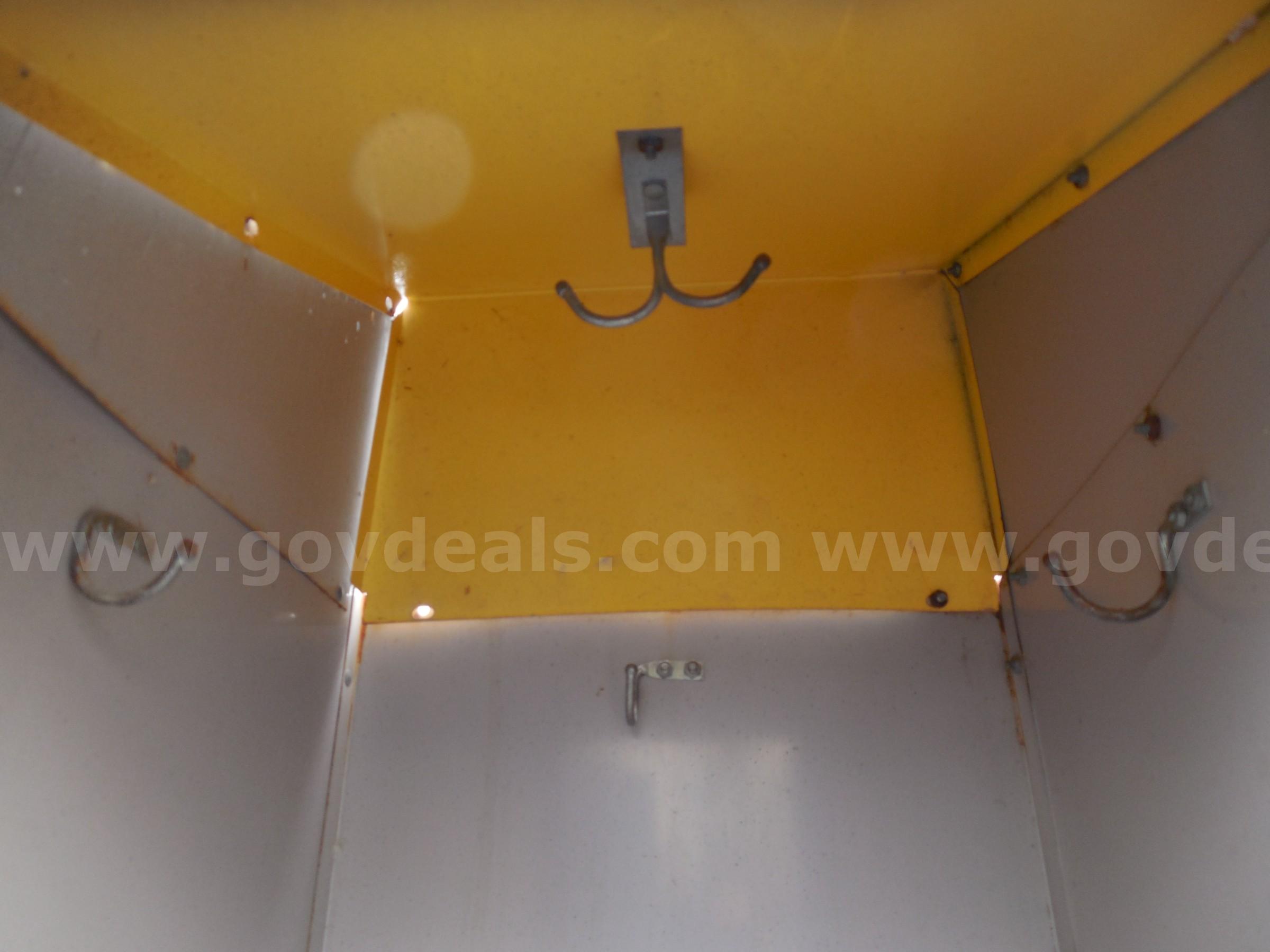 Dual tiered five wide locker assembly   Government Surplus Auction - Photo #5